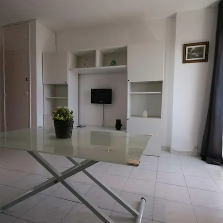 Estudio Naciones Apartment *